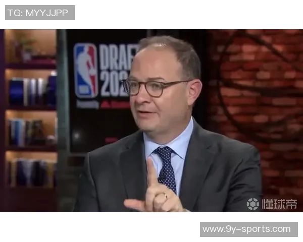 NBA高管与球探齐聚考察Woj母校球队球员展现人脉魅力