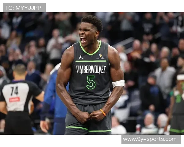 爱德华兹首节狂砍14分半场高效9中7三分命中2记助攻4次表现抢眼 爱德华兹首节狂砍14分半场高效9中7三分命中2记助攻4次表现抢眼